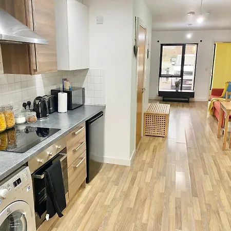 Apartment Spacious 5 Bed Townhouse Manchester, Salford Qauys - Two Bedroom With Parking Manchester