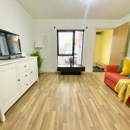 Spacious 5 Bed Townhouse Manchester, Salford Qauys - Two Bedroom With Parking Apartmán Manchester