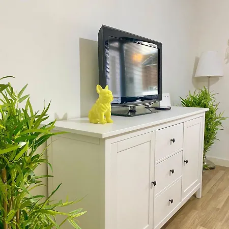 Spacious 5 Bed Townhouse Manchester, Salford Qauys - Two Bedroom With Parking * Манчестер