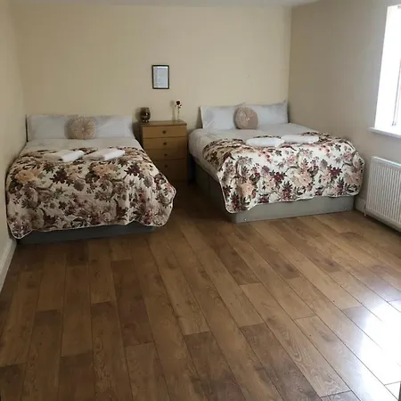 Big Rusholme With Tv And Private Bathroom-parking&wifi