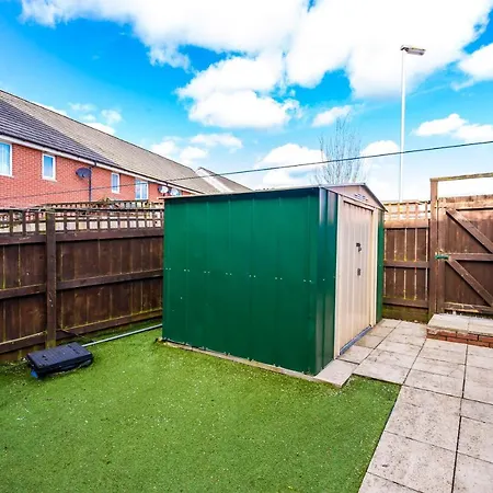 Bright&modern Contractor House By Niji Short *