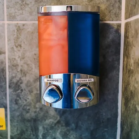 Bright&modern Contractor House By Niji Short Manchester