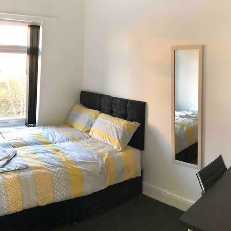 Σπίτι διακοπών United View! 4/br House, Prime Location, Transport Μάντσεστερ