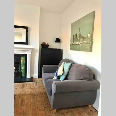 United View! 4/br House, Prime Location, Transport