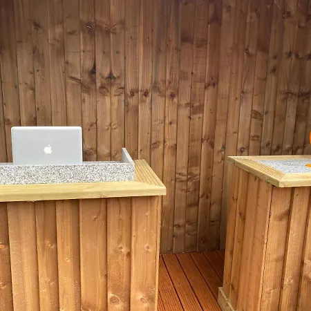 Mason Street Sleeps 16 Appartamento