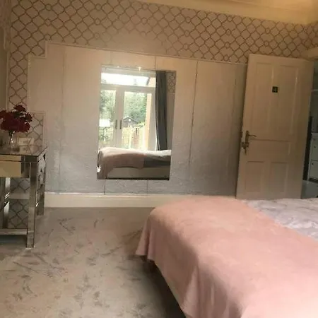 Bed & Breakfast Double Bedroom
