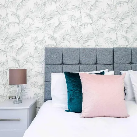 2 Bedroom Hosted By Mcr Dens Apartmán