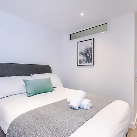 Hilltop Serviced - Piccadilly