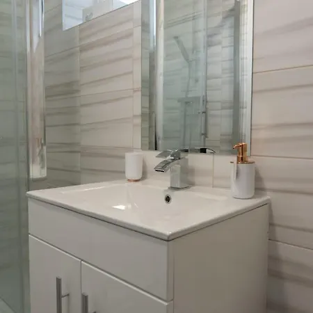 Gorgeous Ground Floor + Free Parking * Manchester