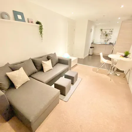 Modern Centre 2-bedroom *