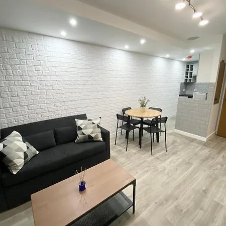 The Works - Private One Bedroom Apartmán