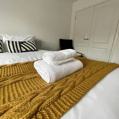 Penzion Large Spacious With Massive Bed And Free Wifi *