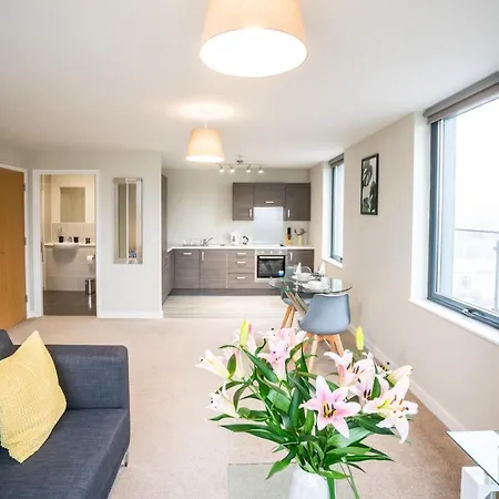 Dream Manchester Aparthotel 4*