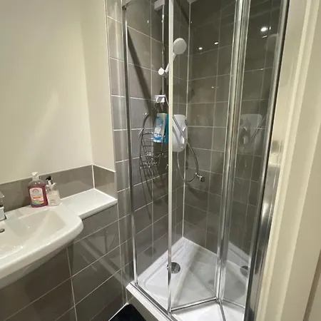 ホームステイ New Modern King Size With Ensuite And Parking *