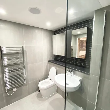 Cosy Centre Location, Hydro Massage Showe Manchester