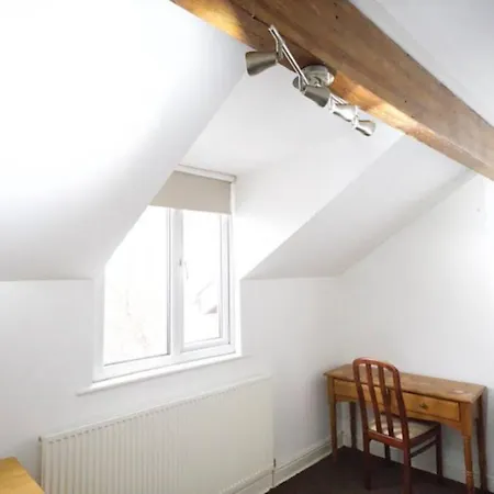 Spacious 6 Bedroom House * Manchester