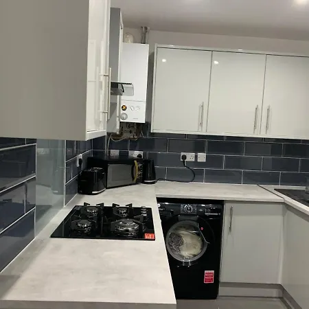 Rusholme Modern Guest house *