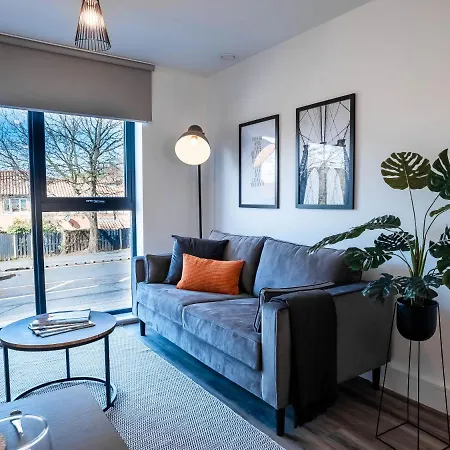 Luxe Interchange Near Old Trafford - Media - The Quays Mánchester