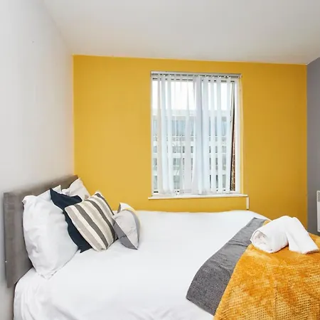 Stylish Gem - Sleeps 10!