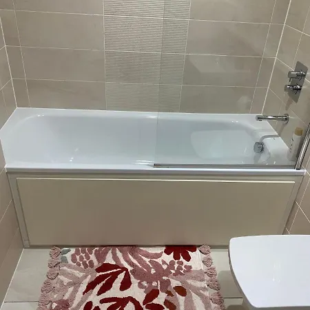 1 Bedroom Lovely In Salford Quays Free Street Parking Subject To Availability * 맨체스터
