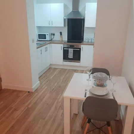 아파트 1 Bedroom Lovely In Salford Quays Free Street Parking Subject To Availability