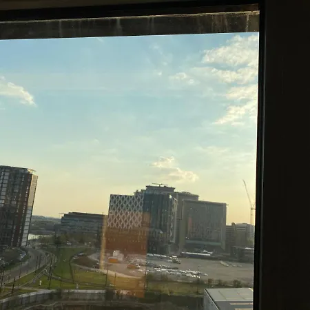 Apartment 1 Bedroom Lovely In Salford Quays Free Street Parking Subject To Availability *