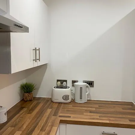 아파트 1 Bedroom Lovely In Salford Quays Free Street Parking Subject To Availability 맨체스터