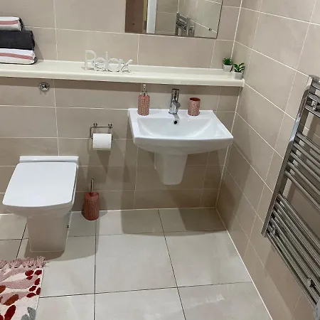아파트 1 Bedroom Lovely In Salford Quays Free Street Parking Subject To Availability 맨체스터