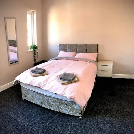 Prázdninový dům The Pad - 3br Entire House With Parking