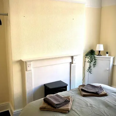 The Pad - 3br Entire House With Parking Holiday home *