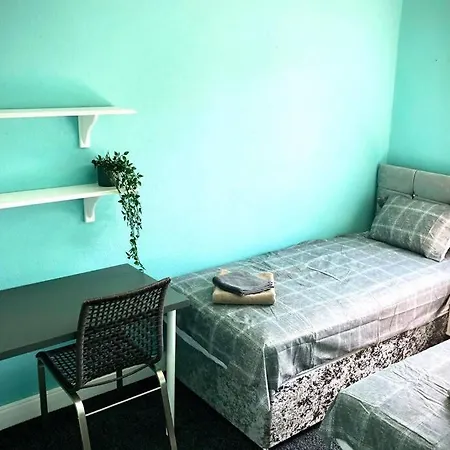 The Pad - 3br Entire House With Parking Holiday home