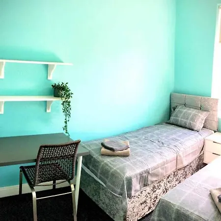 The Pad - 3br Entire House With Parking *