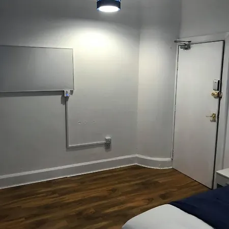 The Avenues And Alleyways * Manchester