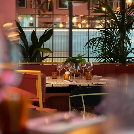 מלון Yotel Deansgate 4*