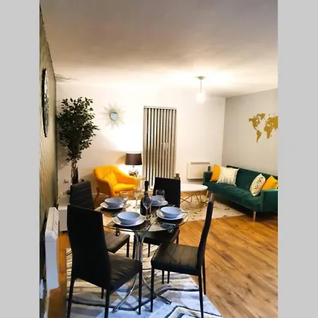 City Star - Manchester Apartment