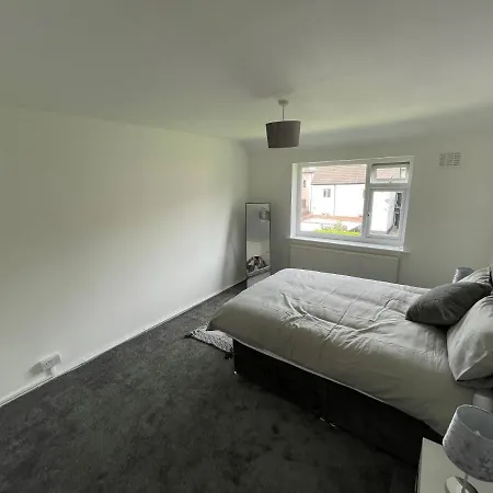 Captivating 2-Bed Apartment In Manchester מנצ'סטר