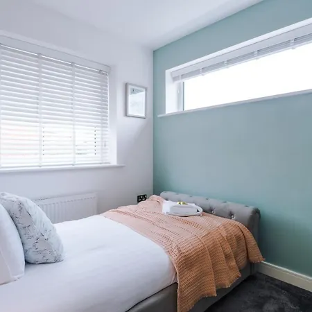 Coop Live Arena & Etihad Stadium 4bedroom Townhouse With Free Parking Vakantiehuis *