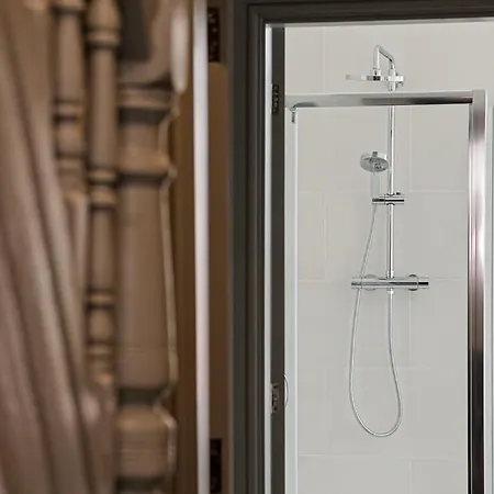 Townhouse No 6 3* 맨체스터