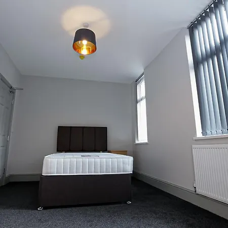 Townhouse No 6 3* 맨체스터