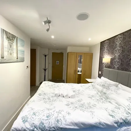 Cosy Centre Location, Hydro Massage Showe