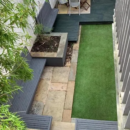 Manchesters Ultimate House - Hot Tub - Sleeps 23! * Manchester