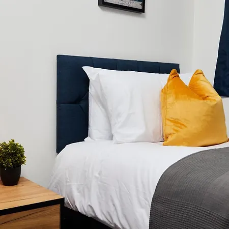別荘 Beautiful 5 Bed House Sleeps8 Wparking マンチェスター