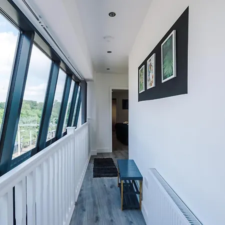 Rest & Recharge At The Station Apartment