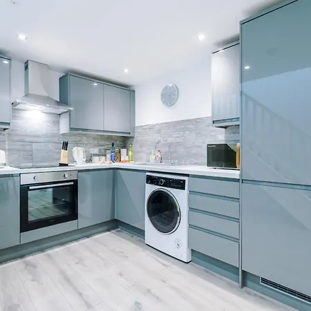 Rest & Recharge At The Station Apartment