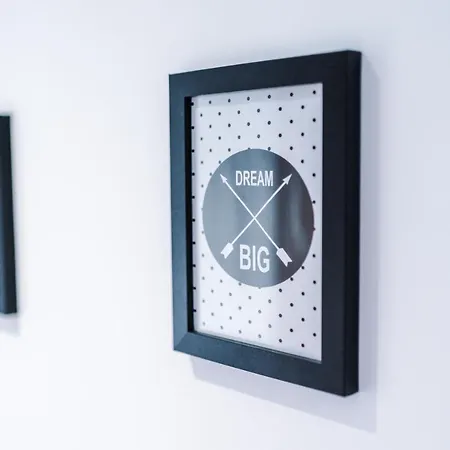 Rest & Recharge At The Station Apartment *