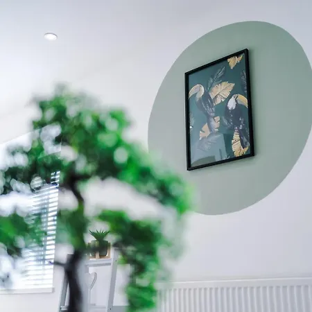 Rest & Recharge At The Station Apartment Manchester