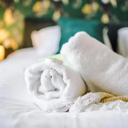 Apartment Rest & Recharge At The Station *