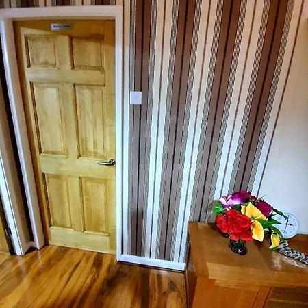 Lägenhet Brigstock Holidays House