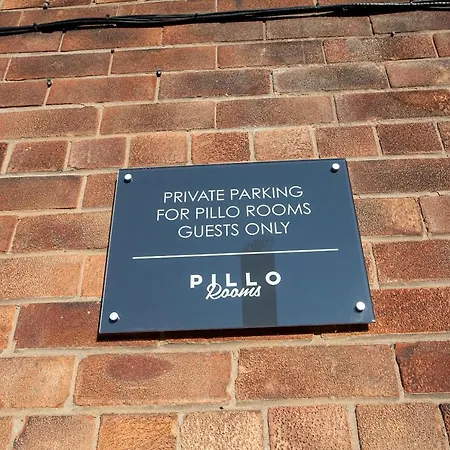 아파트 Modern New York Style Duplex In By Pillo
