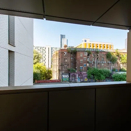 The Assembly Oasis Holding マンチェスター